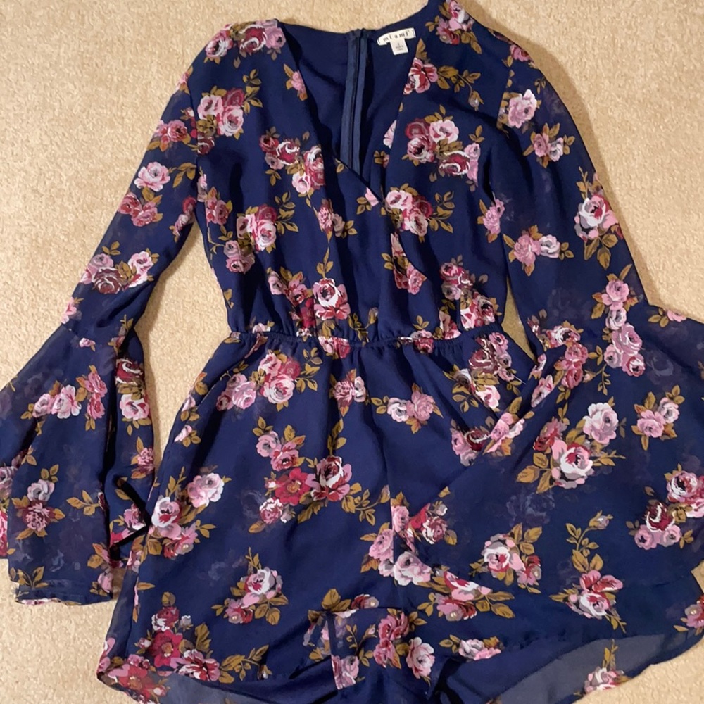 Francesca‘s romper! Great quality & size S!